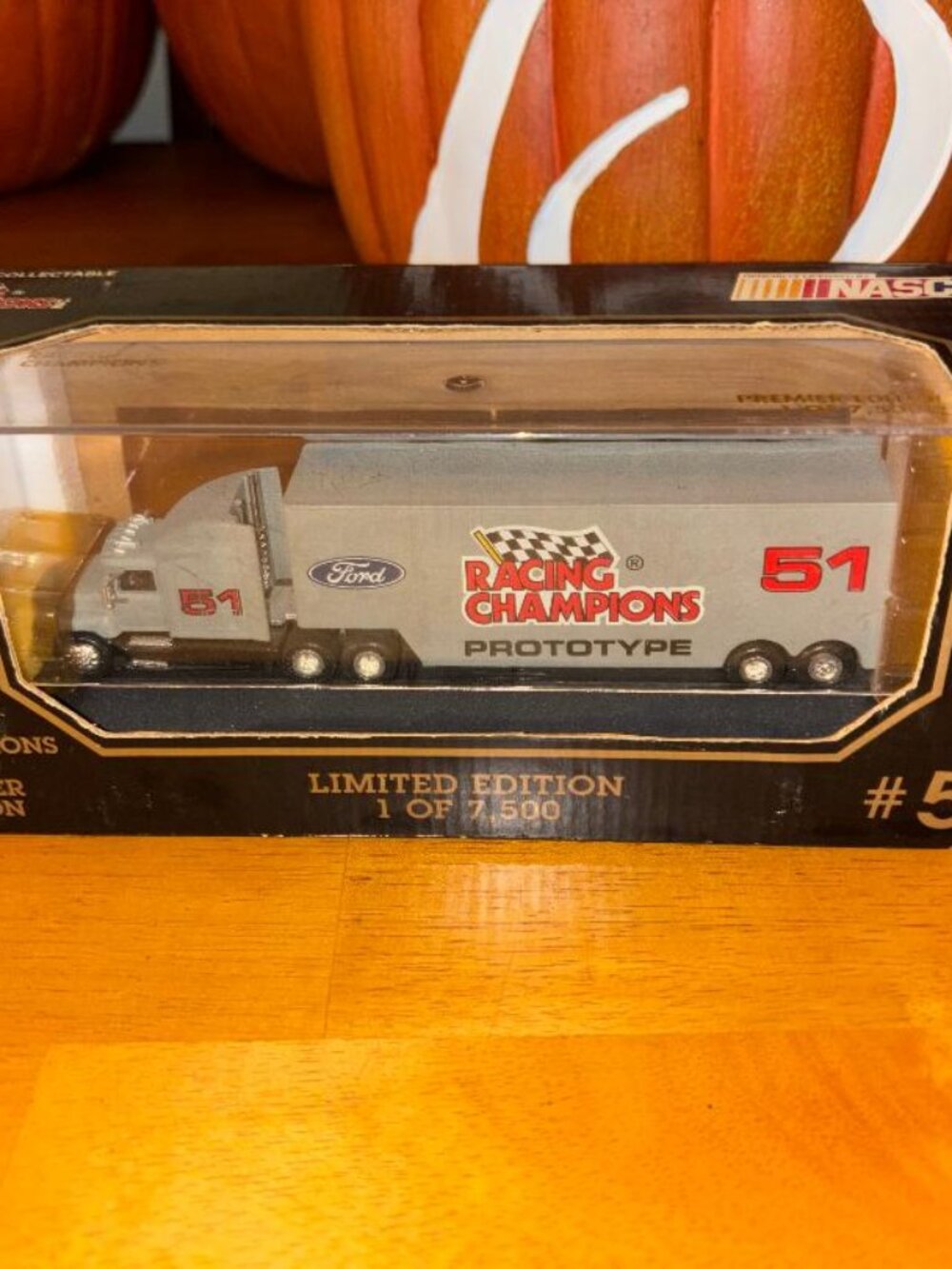 1993 FORD Racing Champions Prototype 1/87 Transporter 1 of 7,500 - Unopened